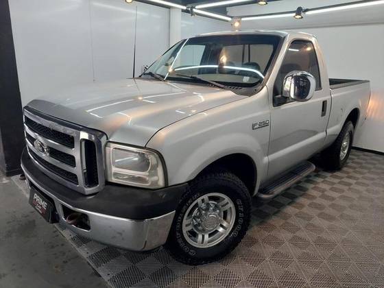 FORD F-250 3.9 XLT 4X2 CS DIESEL 2P MANUAL FORD F-250 3.9 XLT 4X2 CS DIESEL 2P MANUAL